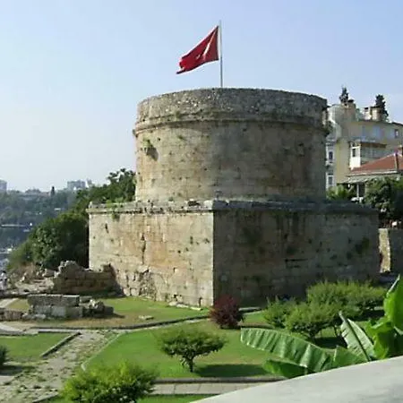 Kozan Oda ve Kahvaltı 2*